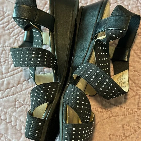 Life Stride Black Sandals with Studded Straps - Picture 6 of 8